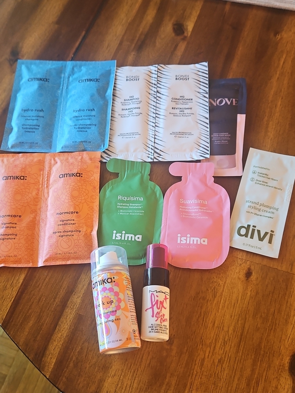 Hair Set - Amika Dry Shampoo Mac Fix It , Isima ,Divi, Bondi Boost Samples & Bag